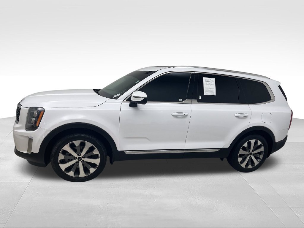 Used 2022 White Kia EX image 2