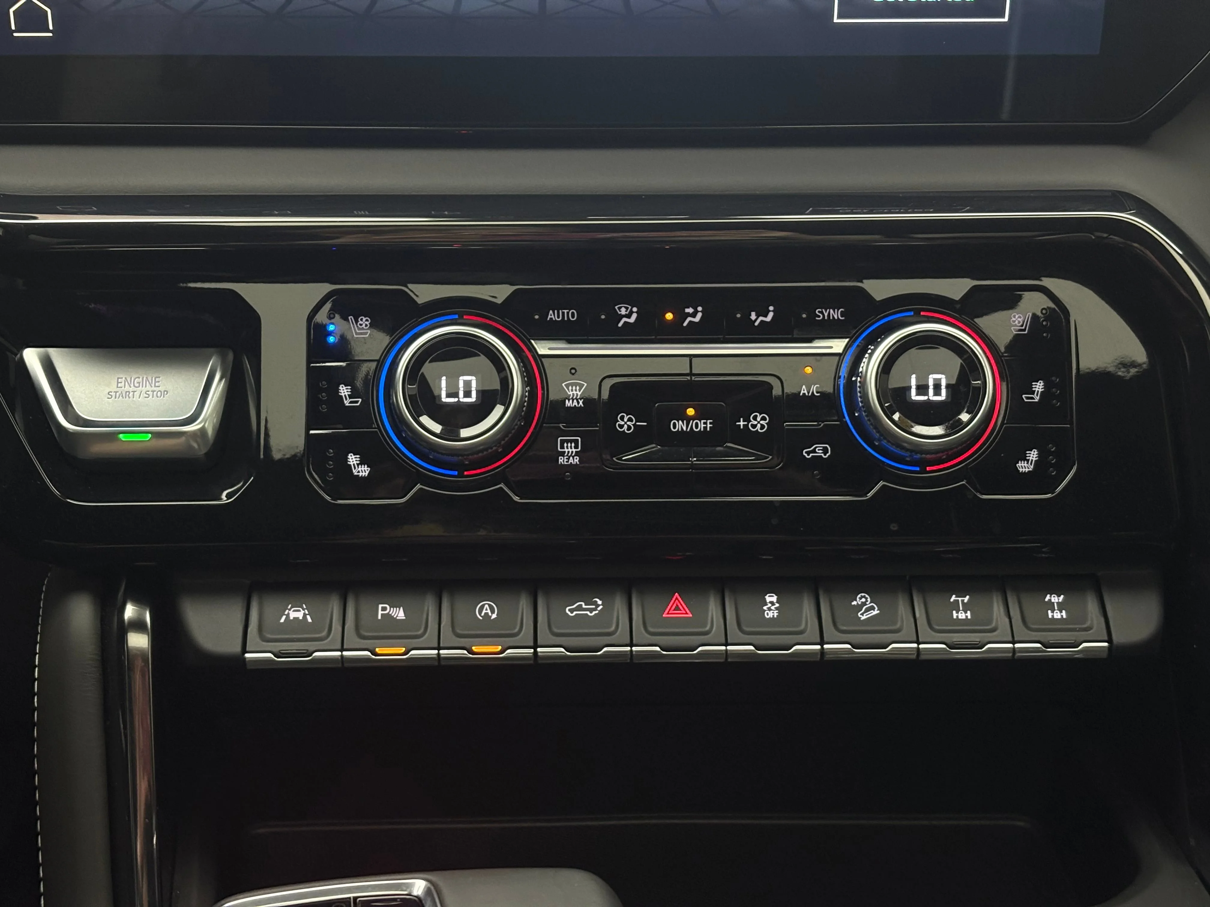Used 2024 Onyx Black GMC AT4X image 33