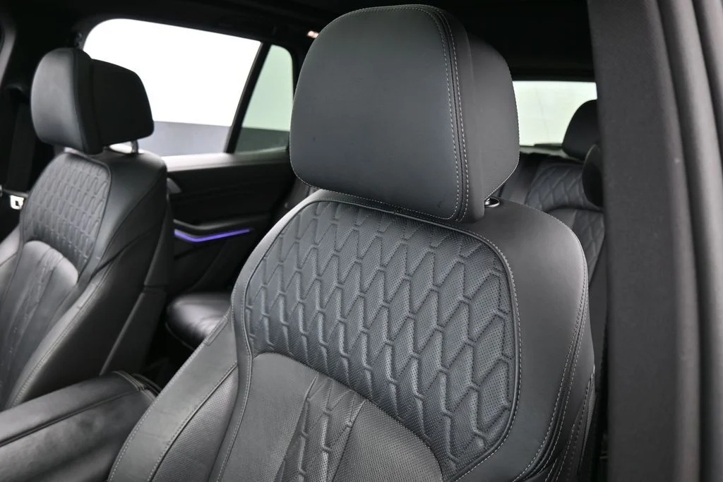 Used 2025 Black Sapphire Metallic BMW xDrive50e image 19