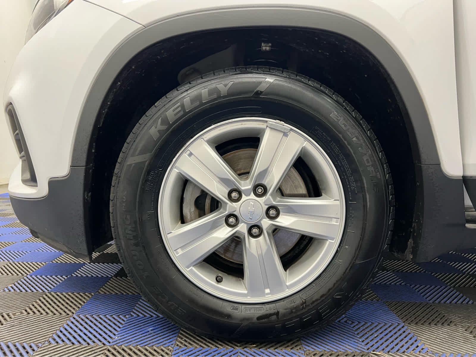 Used 2019 Summit White Chevrolet LT image 12