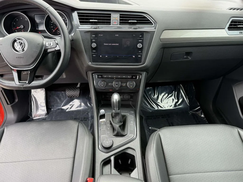 Used 2019 Orange Volkswagen 2.0T SE image 18
