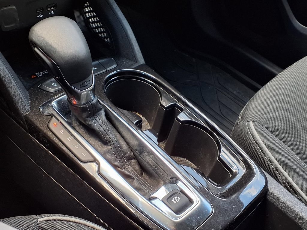 Used 2025 Mosaic Black Metallic Chevrolet LT image 25