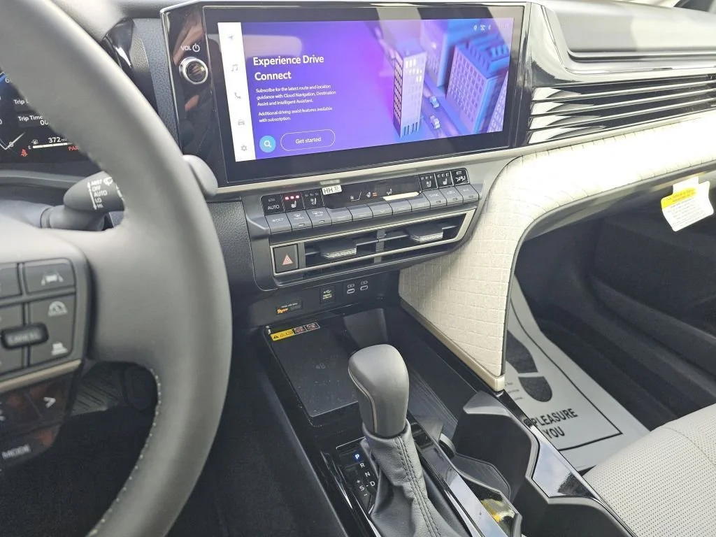 2025 Toyota Camry XLE - Photo 27