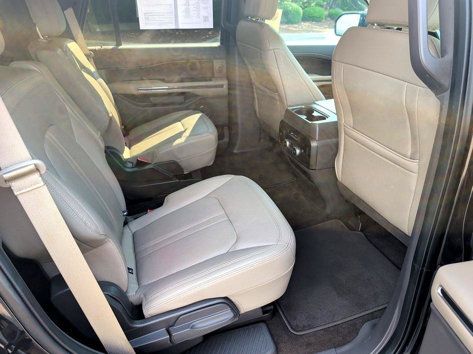 Used 2019 Black Metallic Ford Limited image 13