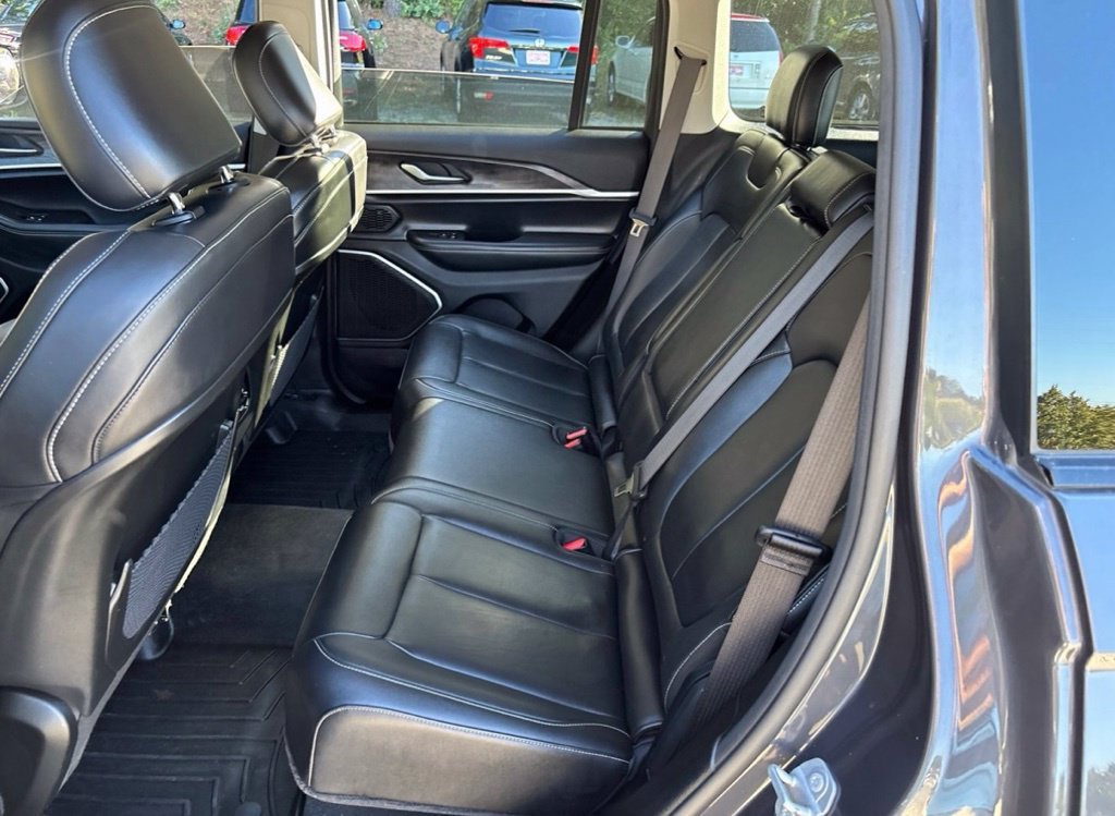 Used 2022 Gray Jeep Limited image 7