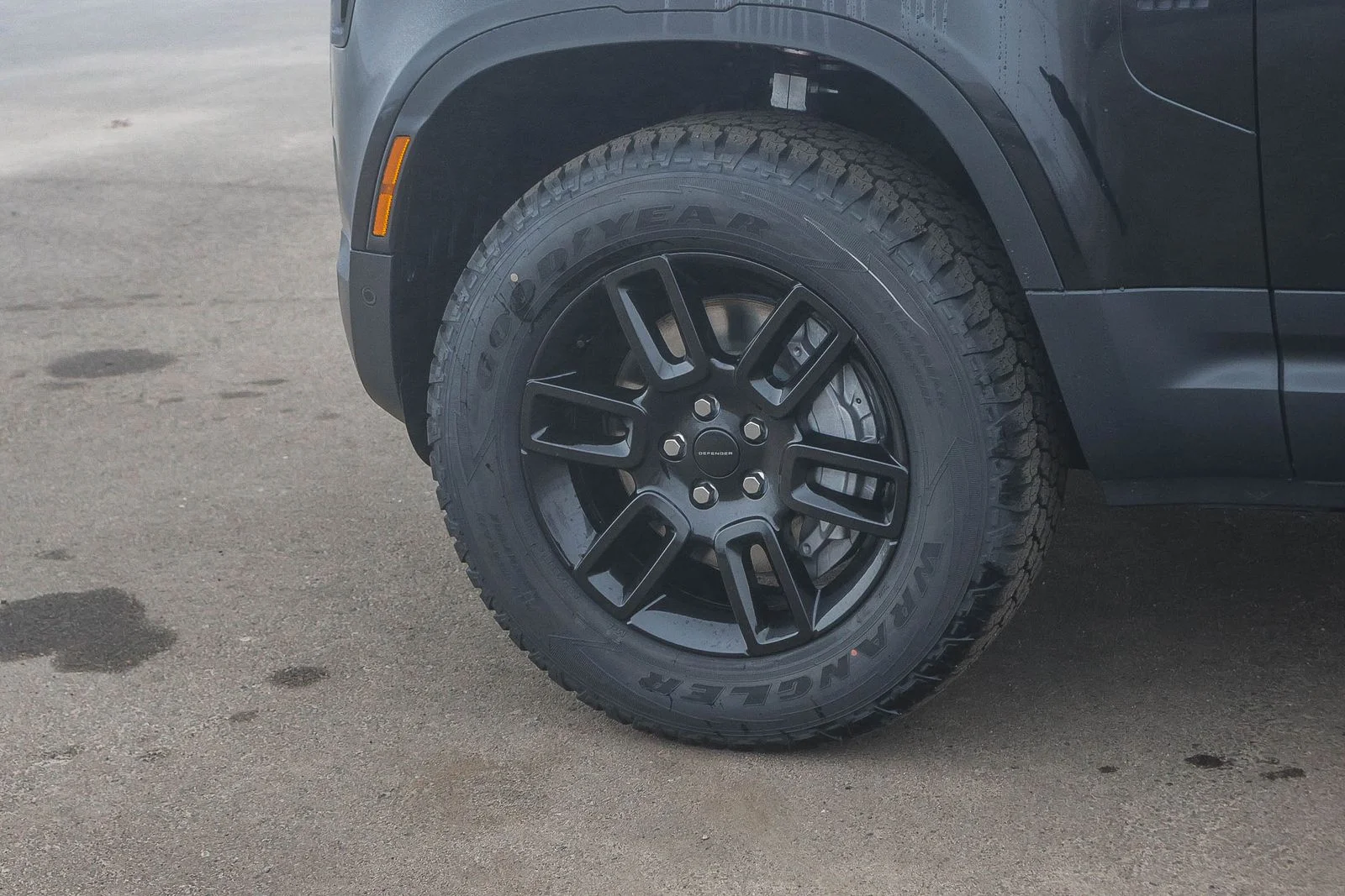 New 2026 Santorini Black Land Rover S image 9
