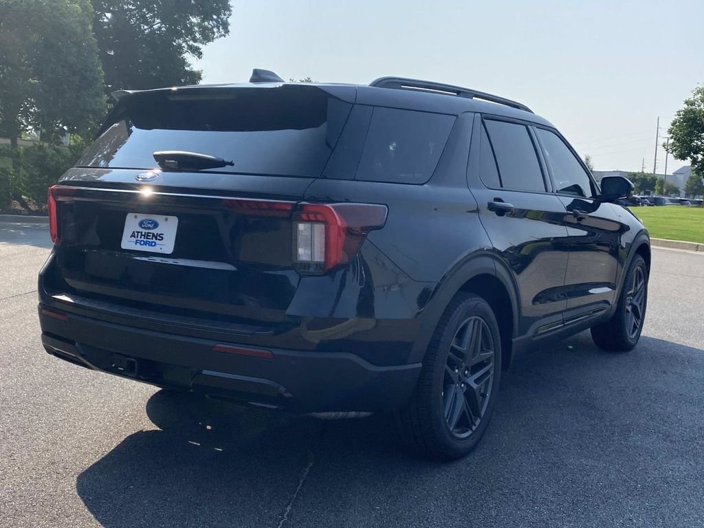 New 2026 Agate Black Metallic Ford ST-Line image 3