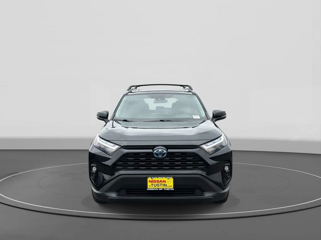 Used 2022 Midnight Black Metallic Toyota XLE Premium image 2