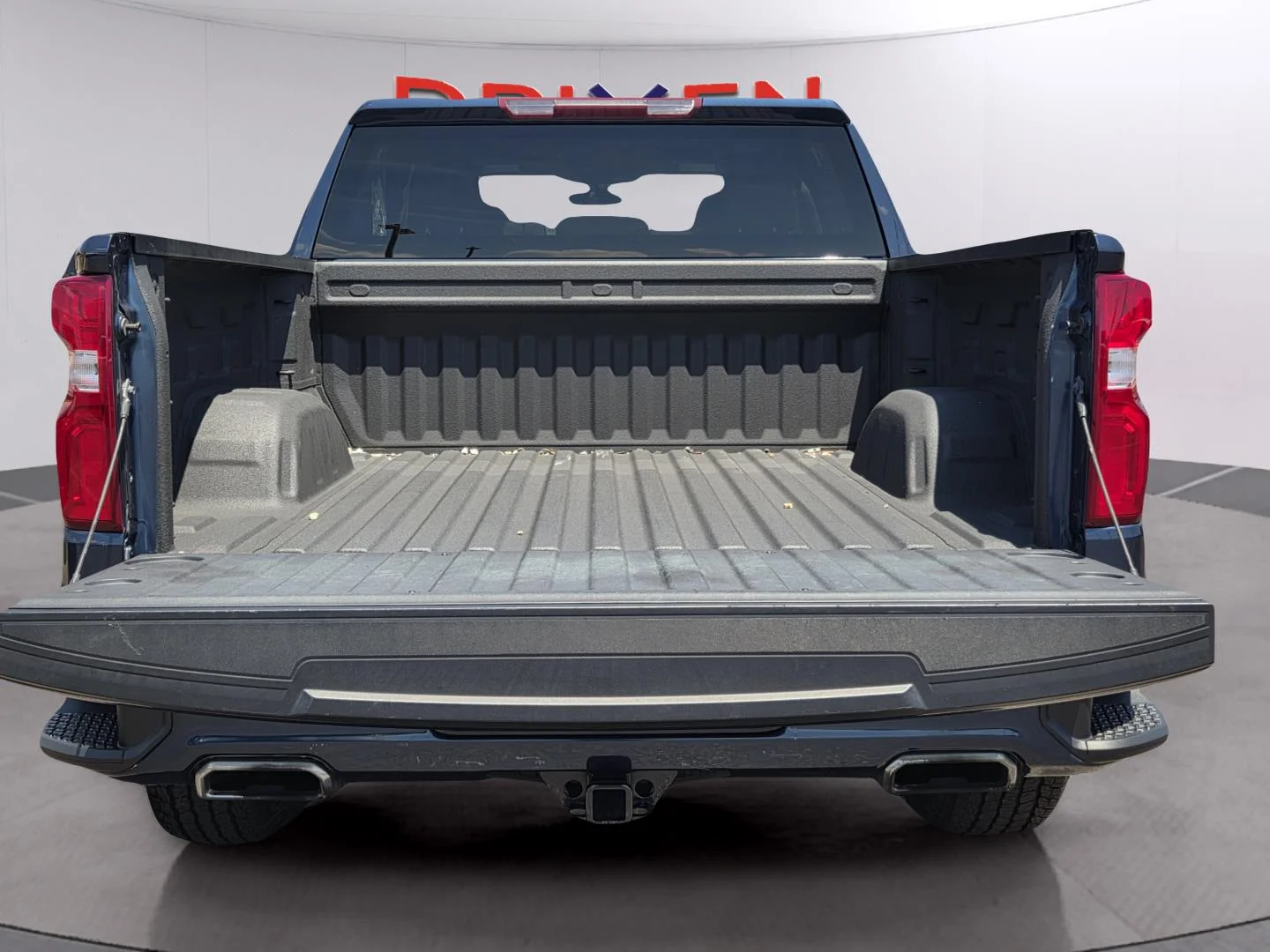 Used 2022 Northsky Blue Metallic Chevrolet RST image 26