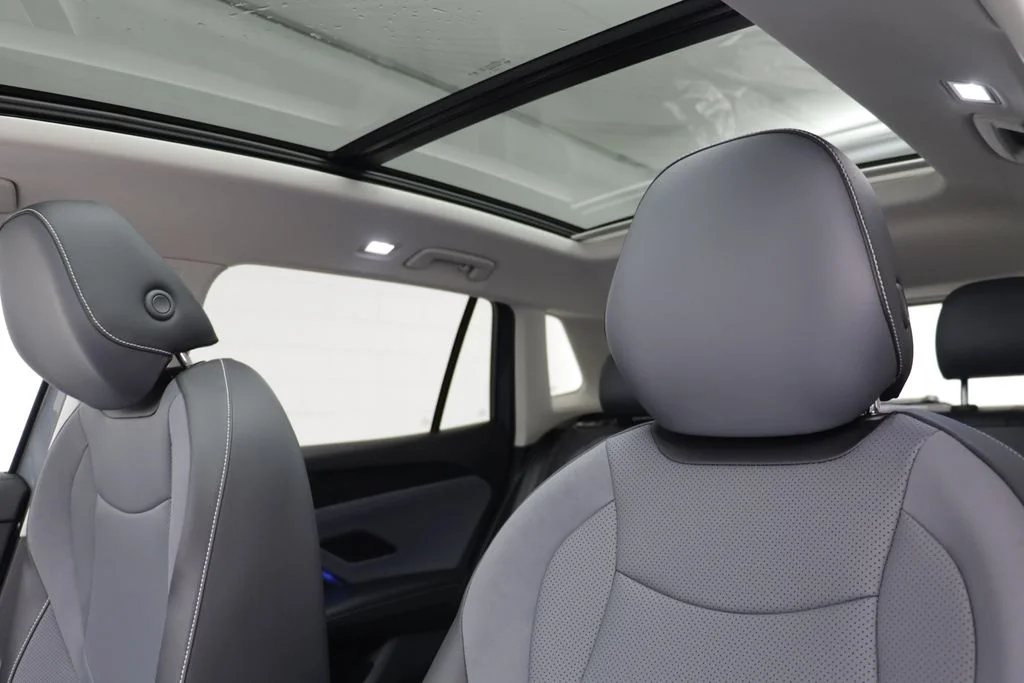 New 2026 Platinum Grey Volkswagen 2.0T SE image 13