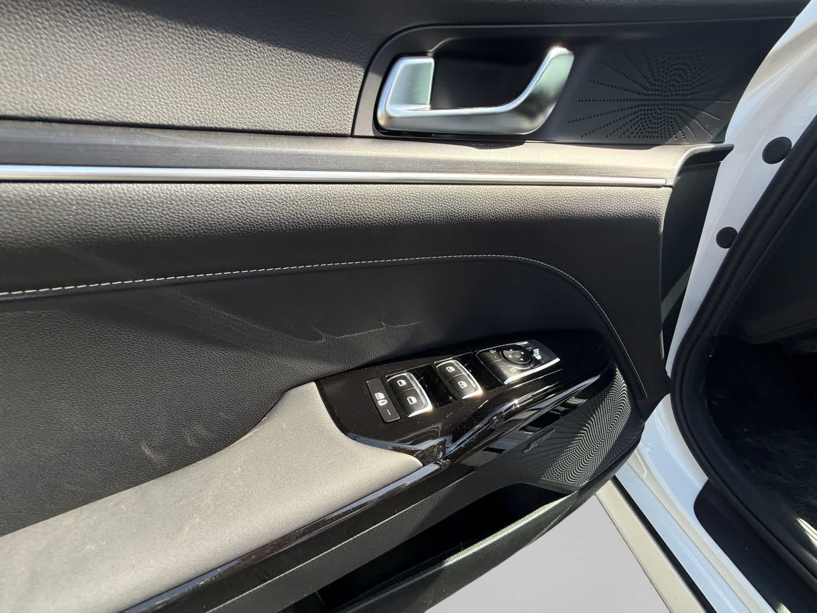 New 2026 Snow White Pearl Kia GT-Line image 10