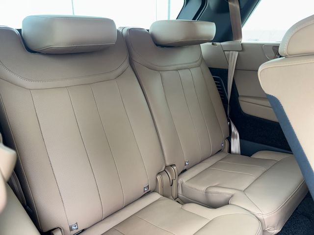 New 2026 Carpathian Grey Land Rover SE image 17