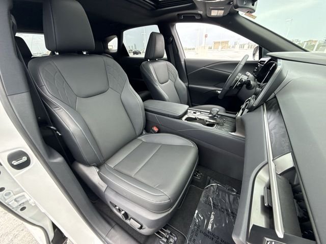 Used 2025 White Lexus 350 Premium image 26