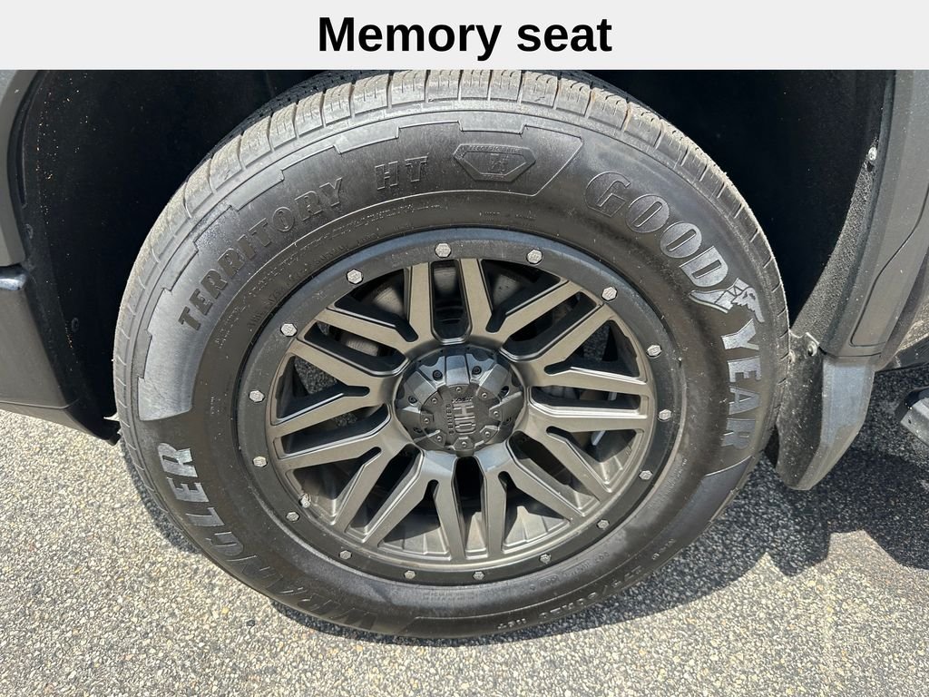 Used 2020 Black GMC AT4 image 12