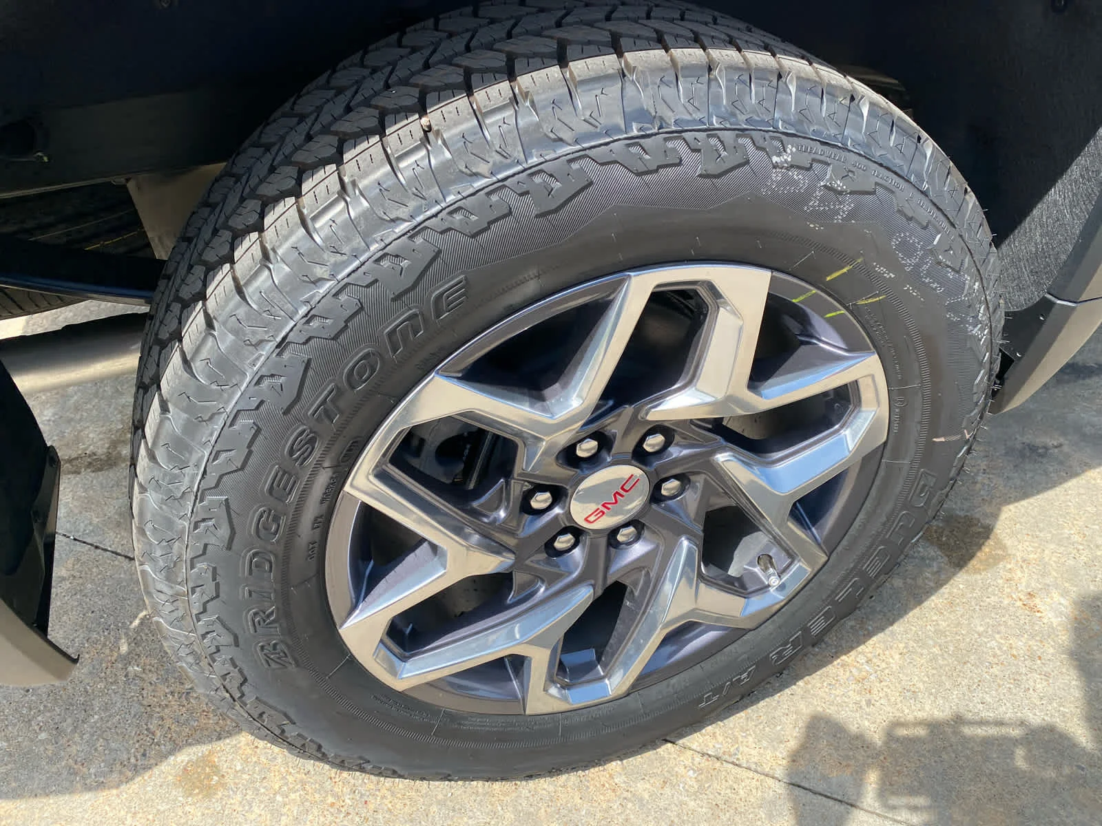 New 2026 Summit White GMC SLE image 25