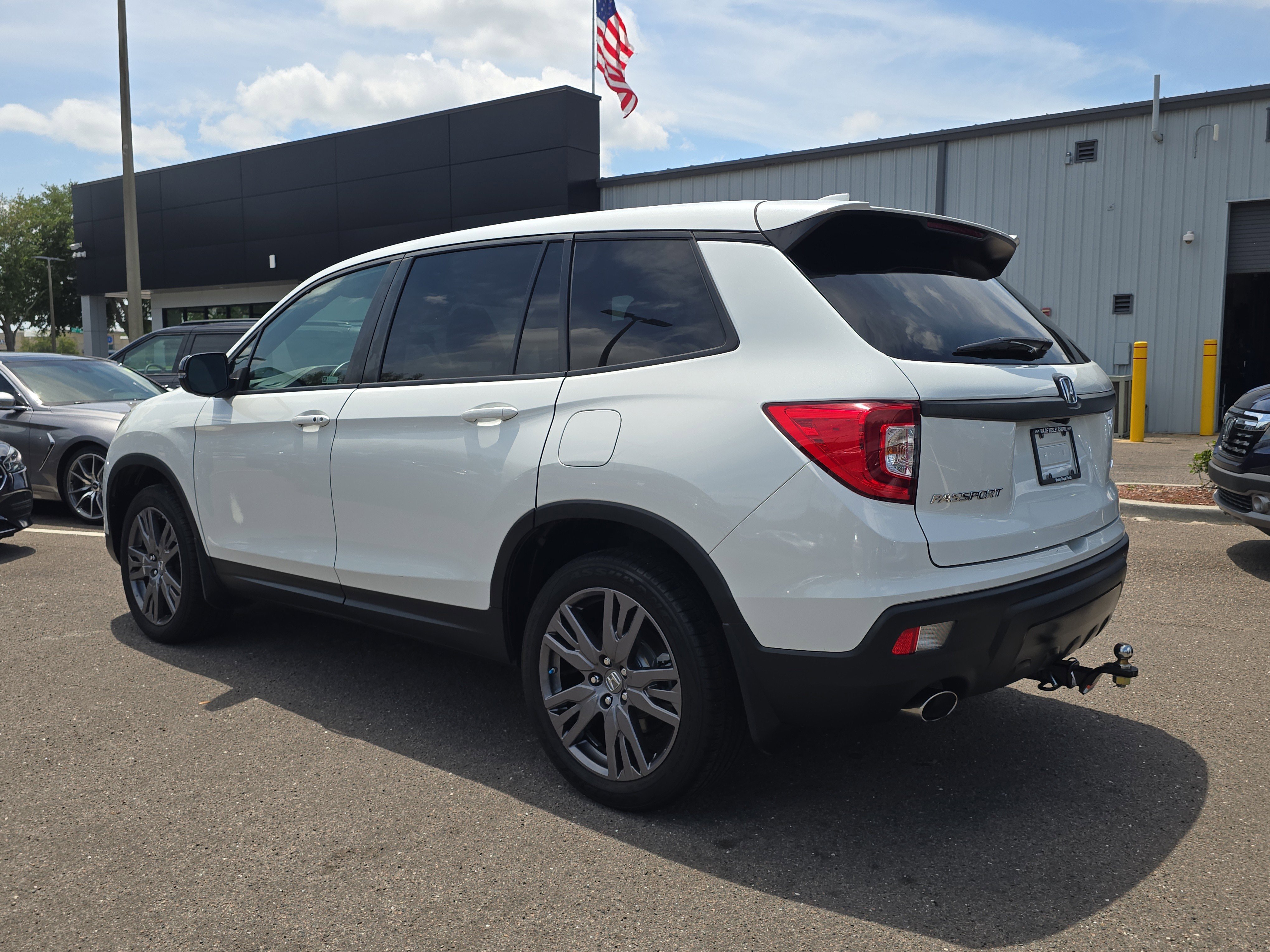 Used 2021 Platinum White Pearl Honda EX-L image 6