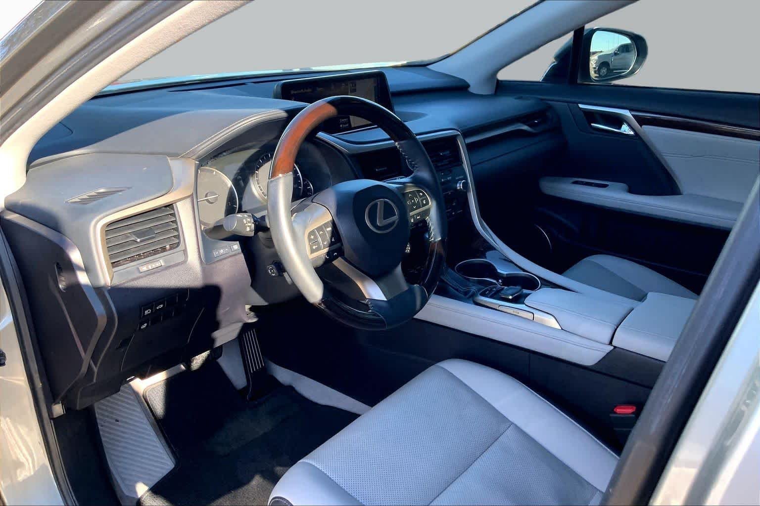 Certified Used 2018 Atomic Silver Lexus  image 18