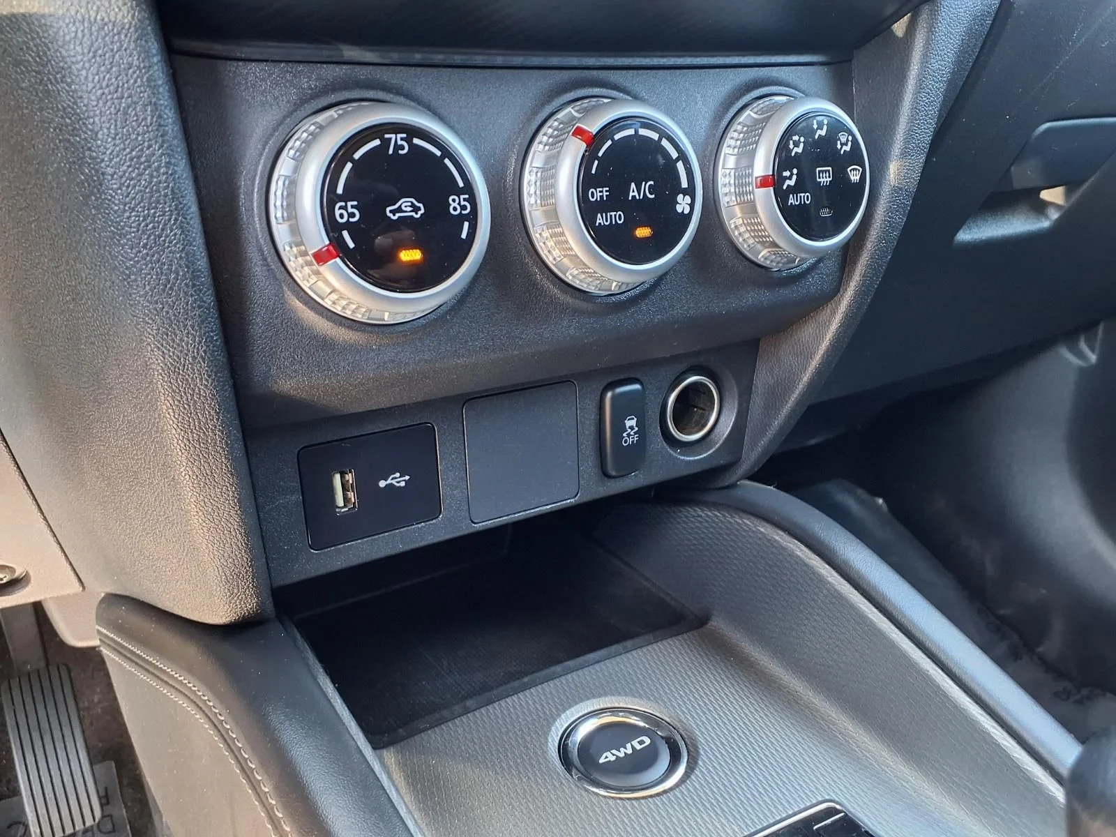 Used 2024 Silver Mitsubishi 2.0 S image 19