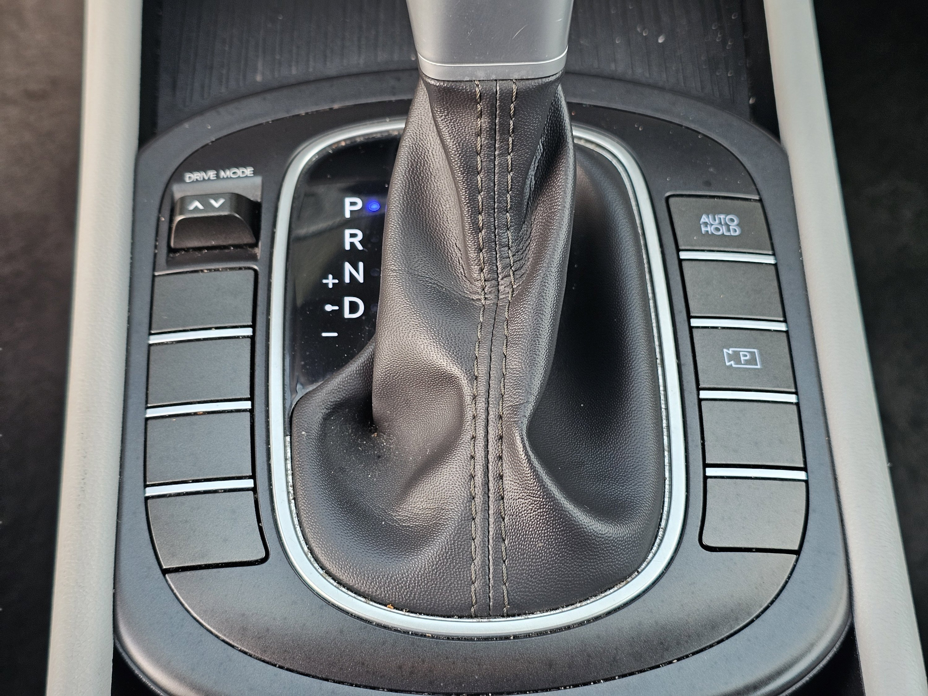2025 Hyundai Kona SEL - Photo 27