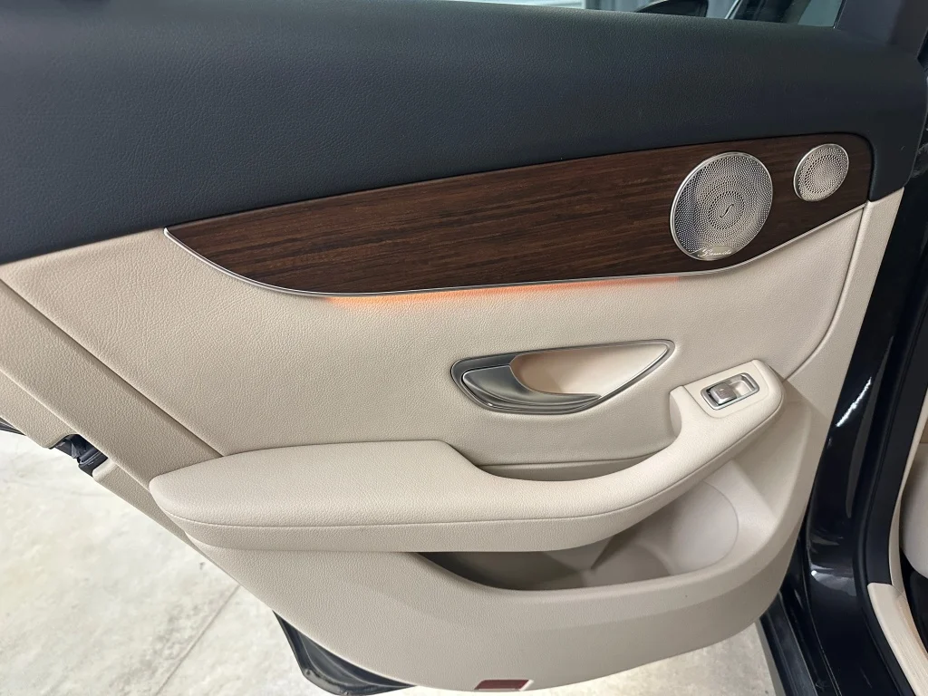 2021 Mercedes-Benz GLC GLC300 - Photo 18