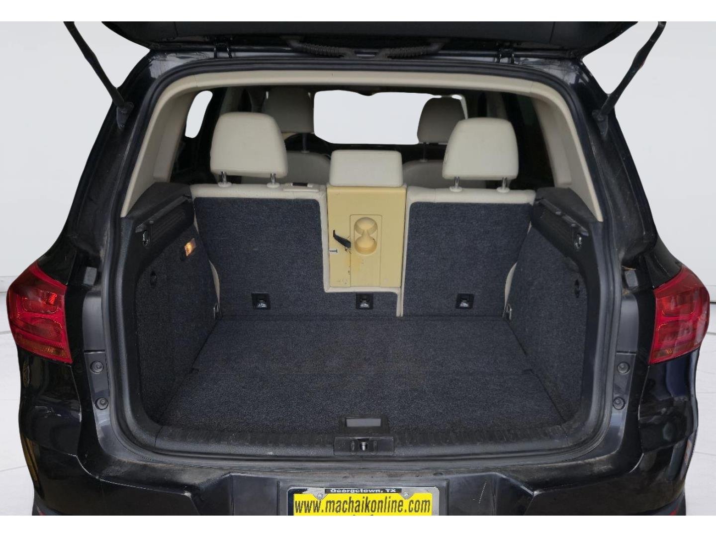 Used 2017  VOLKSWAGEN  image 25