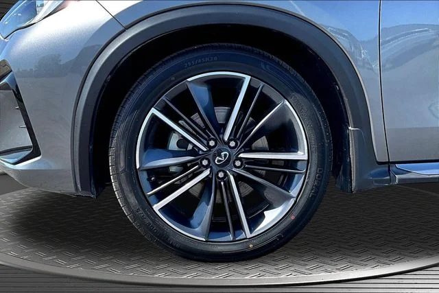 Used 2023 Gray INFINITI LUXE image 34
