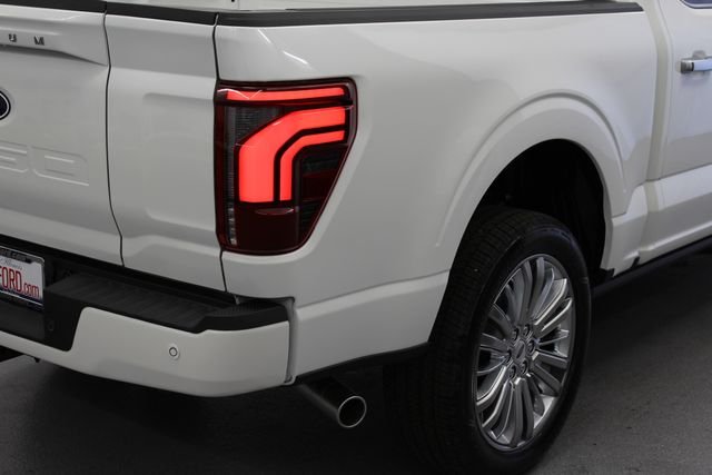 New 2026 Star White Metallic Tri-Coat Ford Platinum® image 7