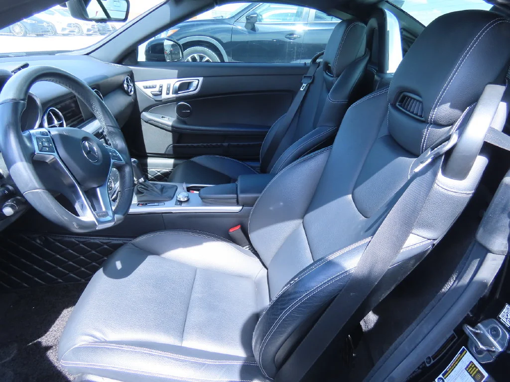 Used 2015 Black Mercedes-Benz SLK 250 image 10