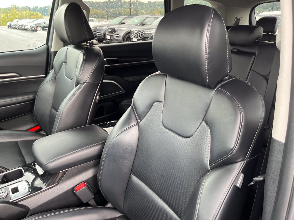 Used 2023 Silver Kia LX image 12