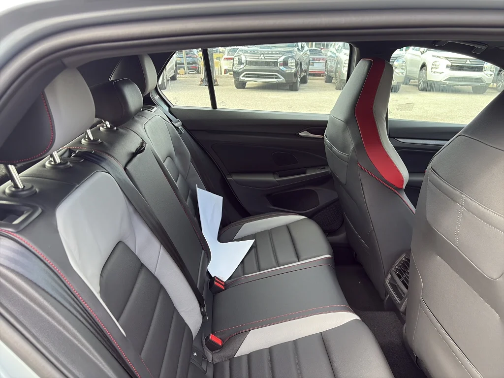 New 2026 Alpine Silver Metallic Volkswagen 2.0T SE DSG image 11
