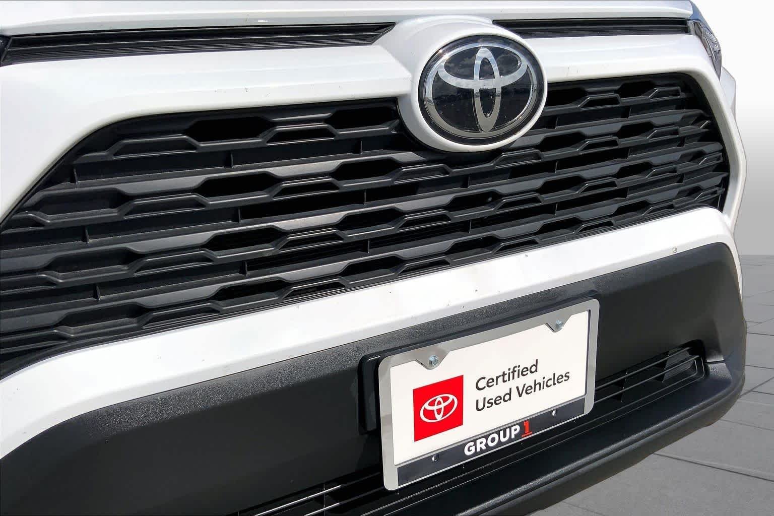 Used 2025 Ice Cap Toyota XLE image 29
