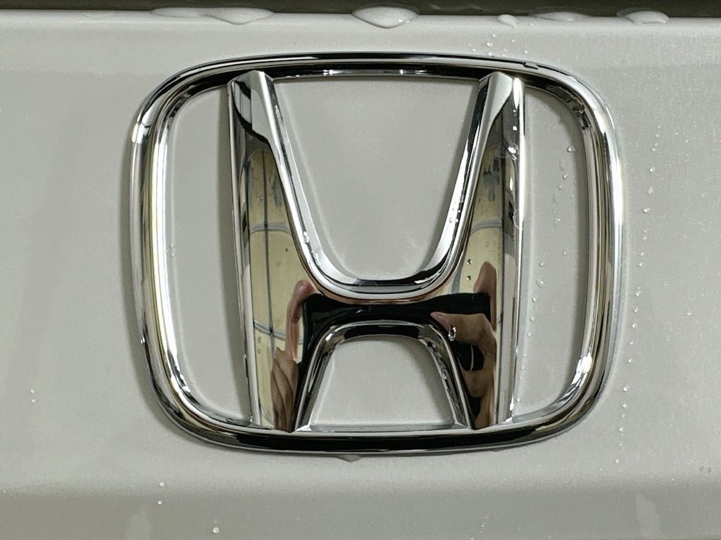 New 2026 Platinum White Pearl Honda Touring image 22