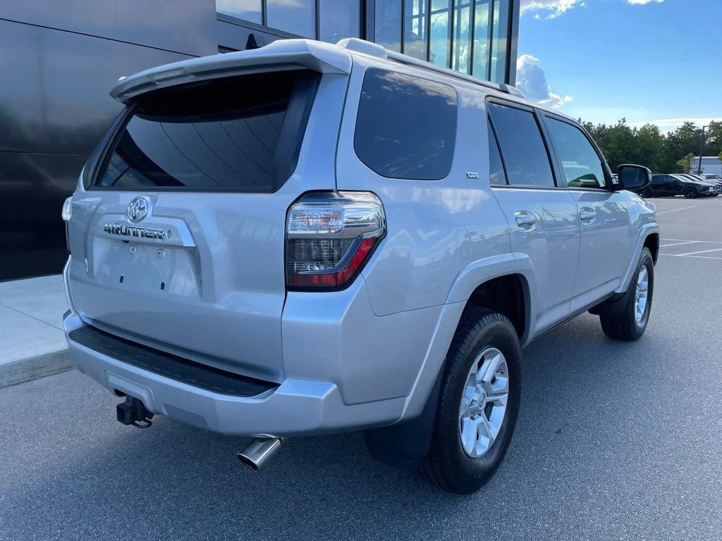 Used 2018 Classic Silver Metallic Toyota SR5 Premium image 4
