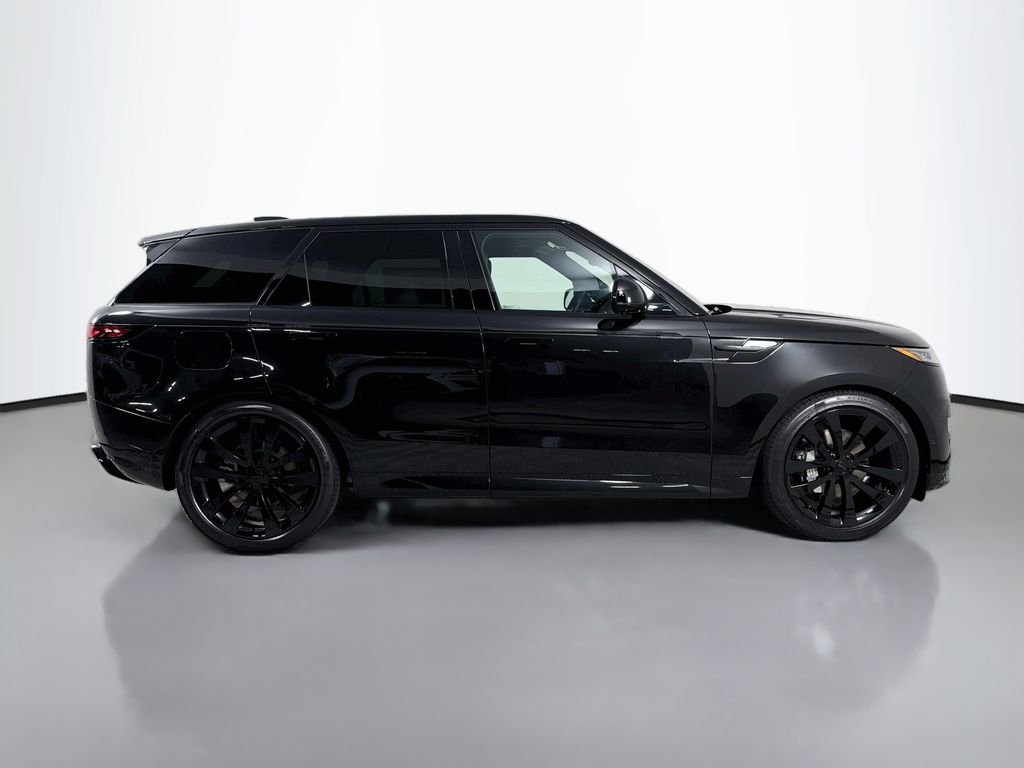 New 2027 Santorini Black Land Rover Dynamic SE P400 image 4