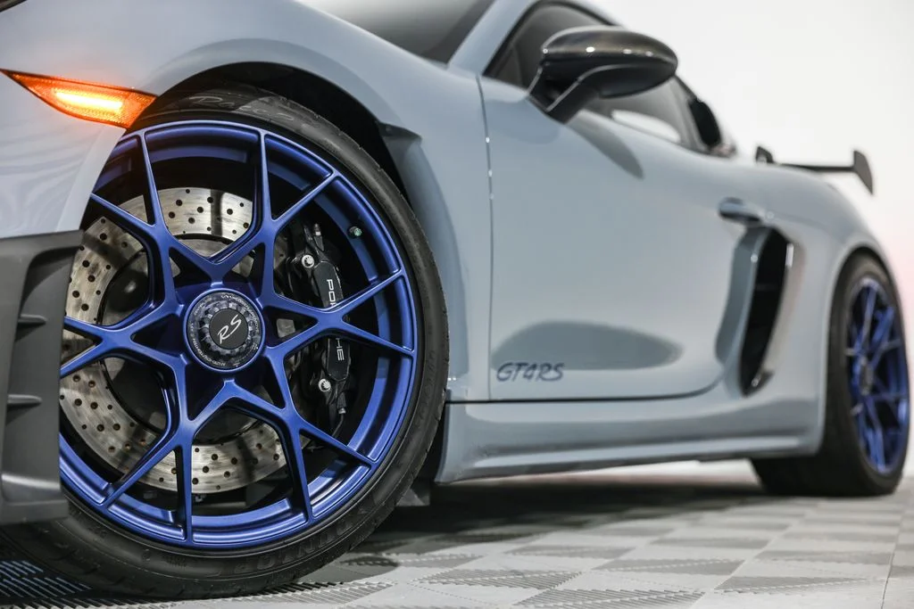 2025 Porsche 718 GT4 RS - Photo 11