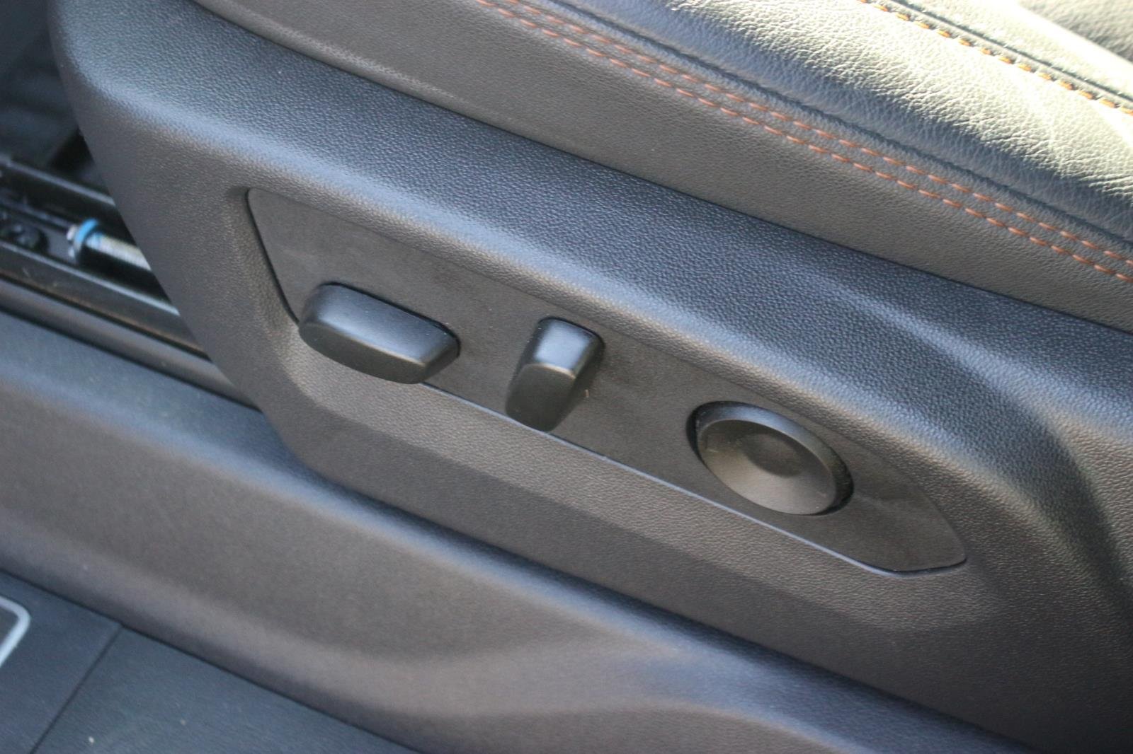 Used 2025 Onyx Black GMC AT4 image 19