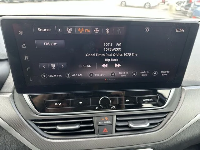 New 2026 Gray Sky Pearl / Super Black Two-tone Nissan SR image 14