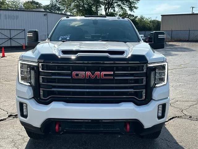 Used 2022 White GMC AT4 image 4