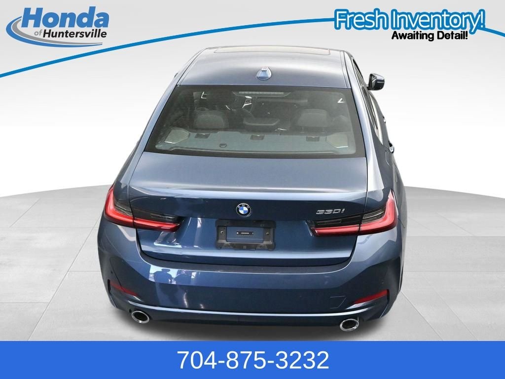 2025 BMW 3 Series 330i - Photo 18