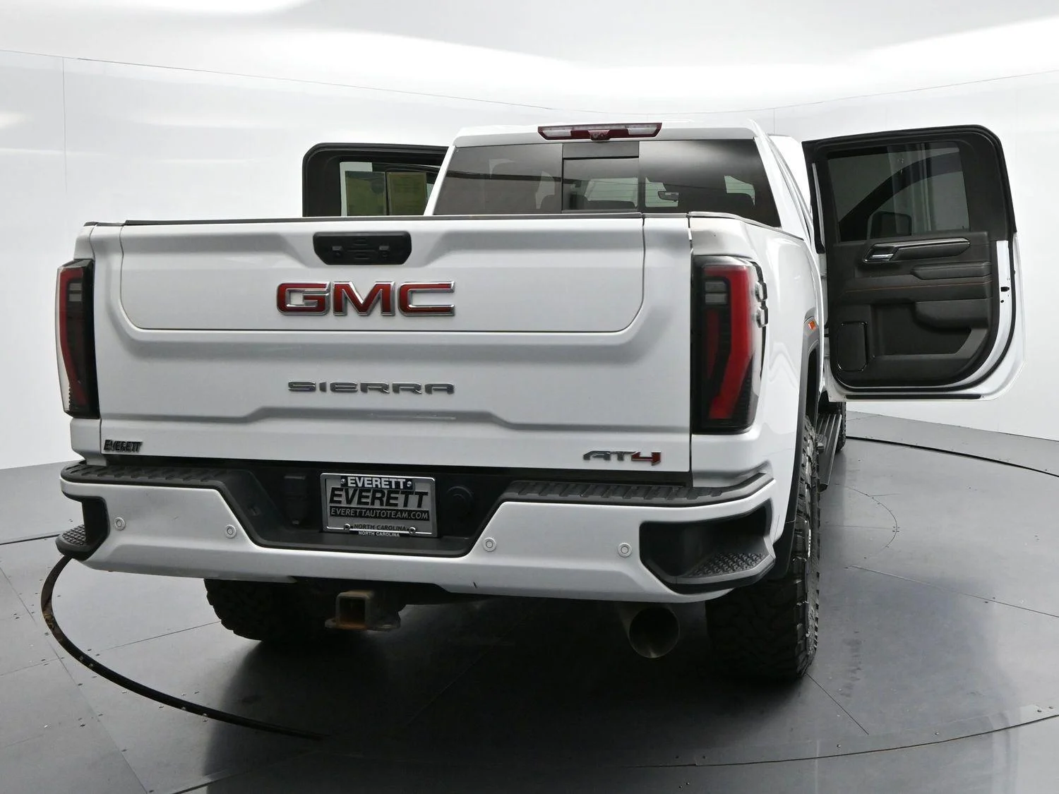 Used 2024 Summit White GMC AT4 image 45