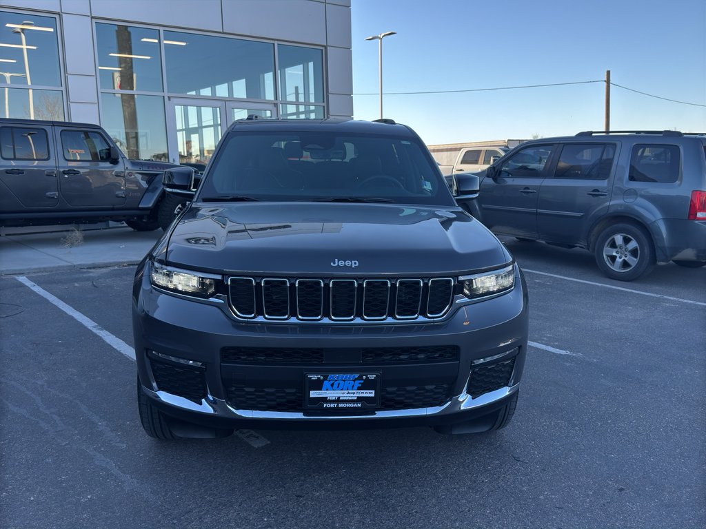 Used 2025 Baltic Gray Metallic Clearcoat Jeep Limited image 8