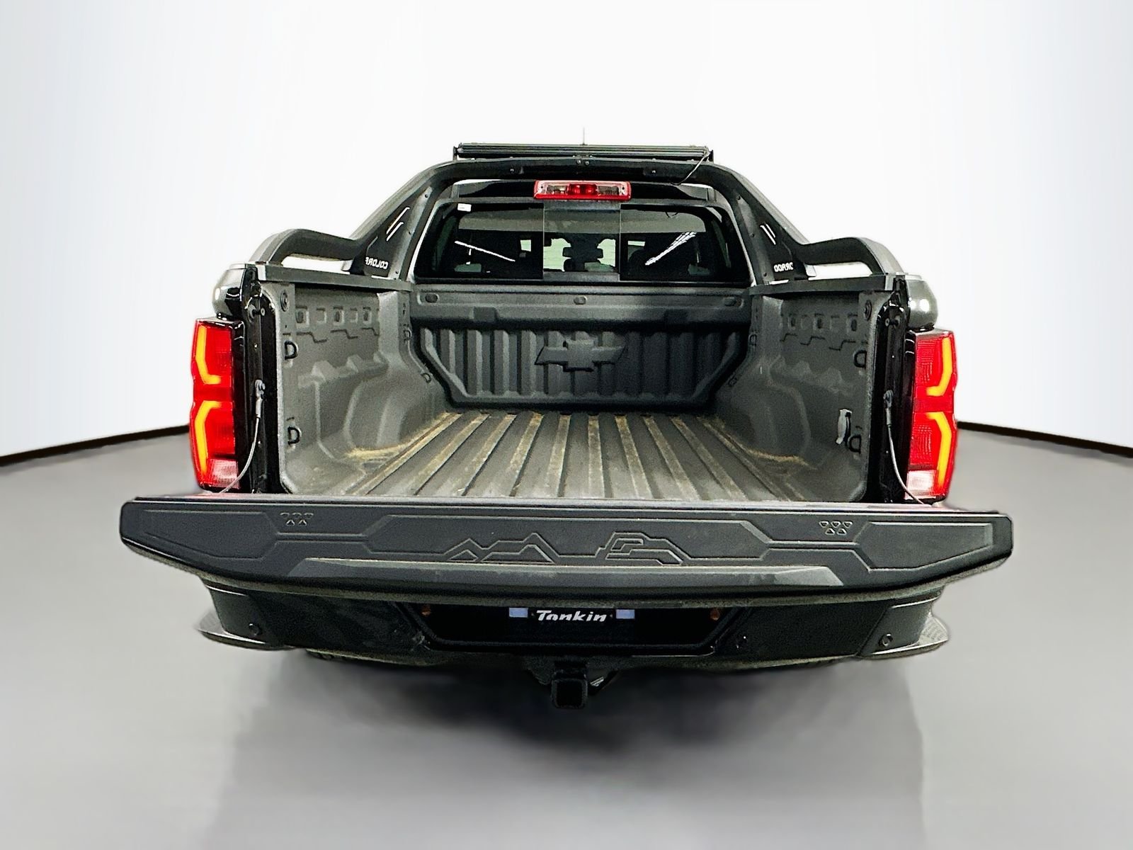 Used 2025 Black Chevrolet Z71 image 27