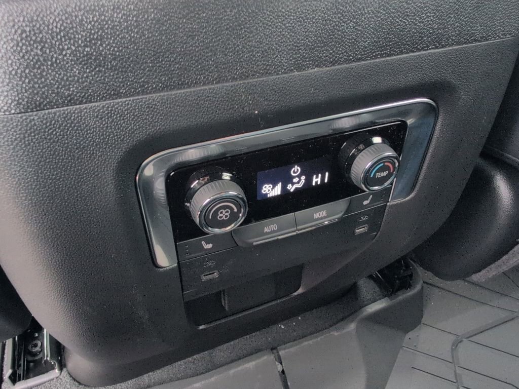 2026 Chevrolet Suburban RST - Photo 6