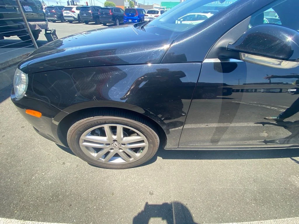 Used 2008 Black Volkswagen Lux image 4