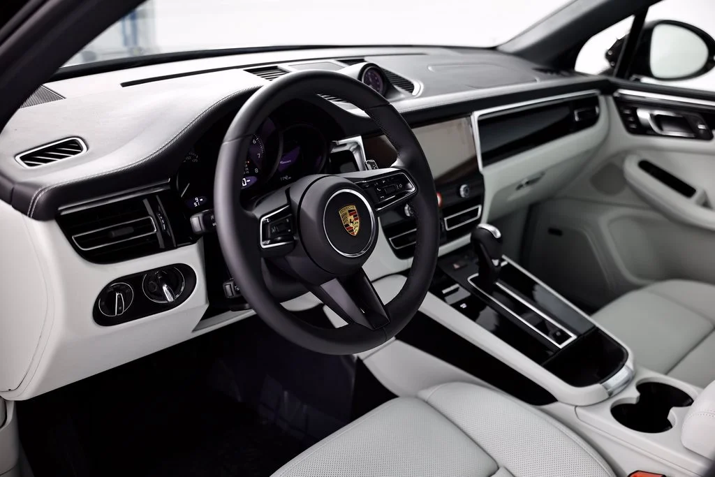 2026 Porsche Macan T - Photo 20