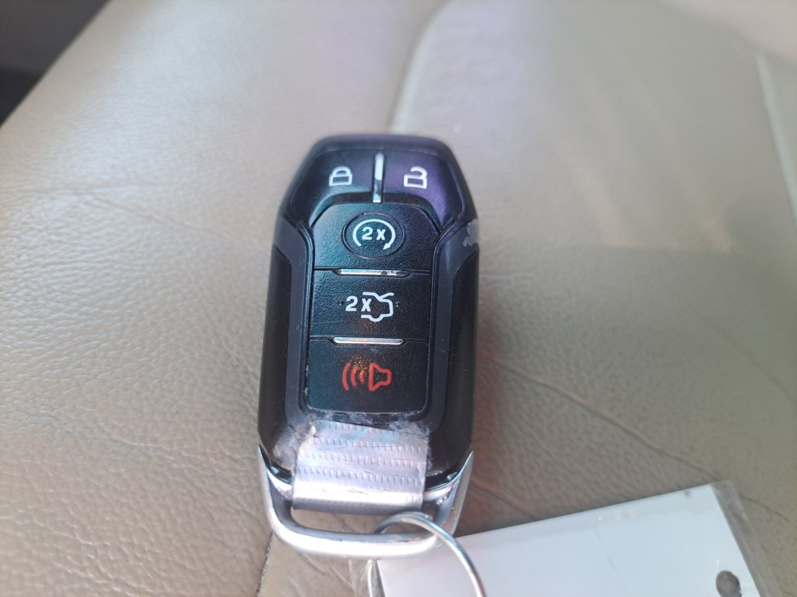 Used 2016 Orange Ford XLT image 31