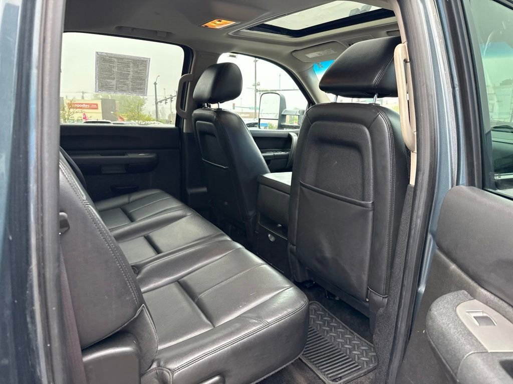 Used 2013 Stealth Gray Metallic GMC SLE image 29