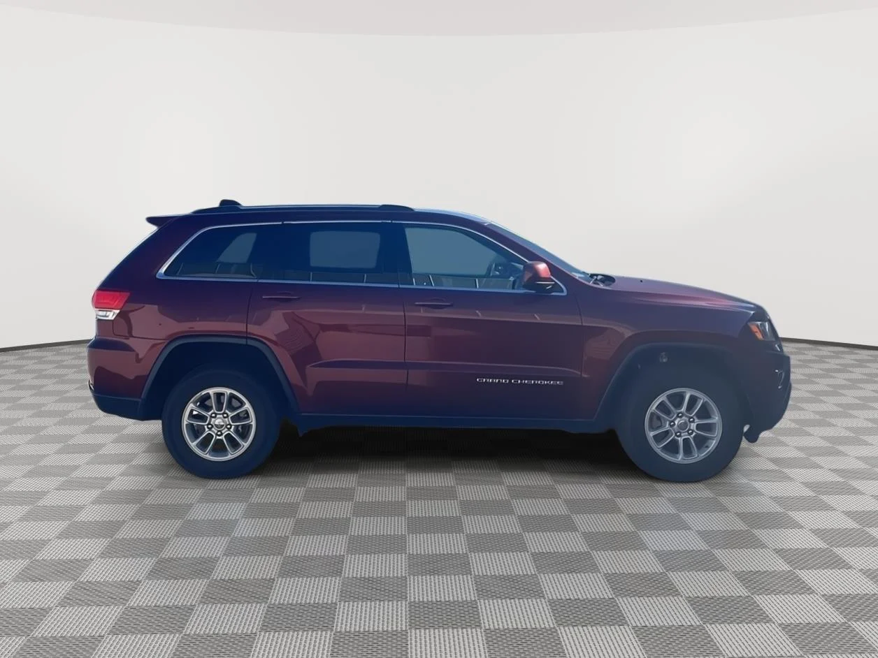 Used 2016 Velvet Red Pearlcoat Jeep Laredo image 8