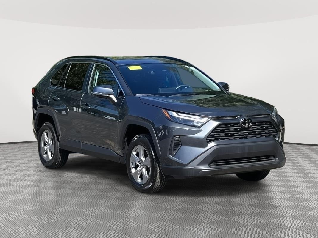 Used 2025 Magnetic Gray Metallic Toyota XLE image 3