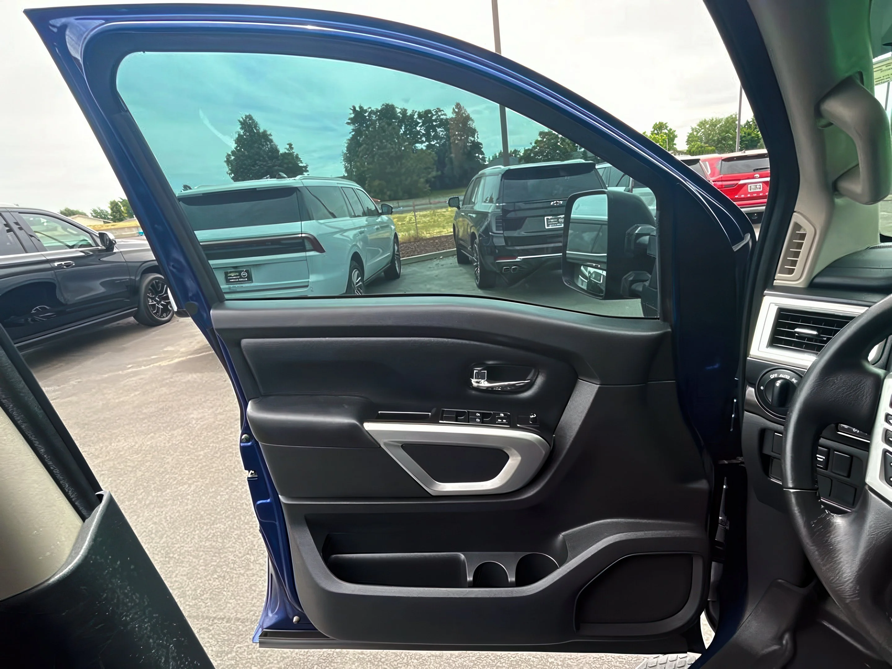 2019 Nissan Titan SV - Photo 21